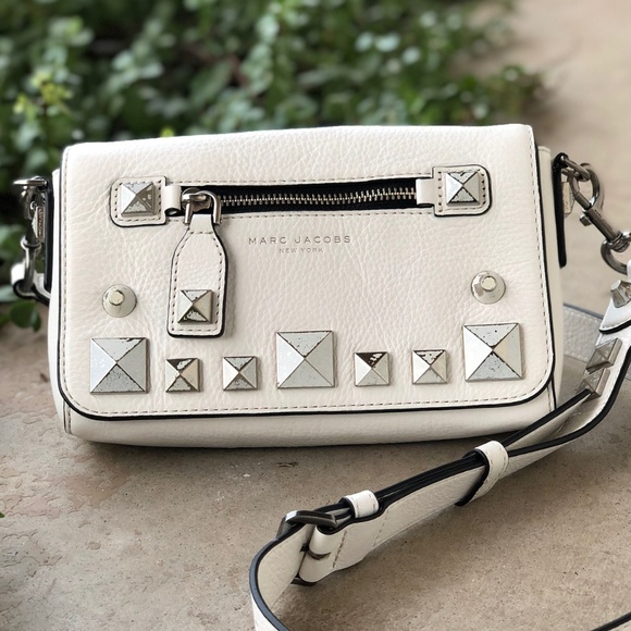 Marc Jacobs Handbags - Marc Jacobs Star White Recruit Pyramid Stud Bag